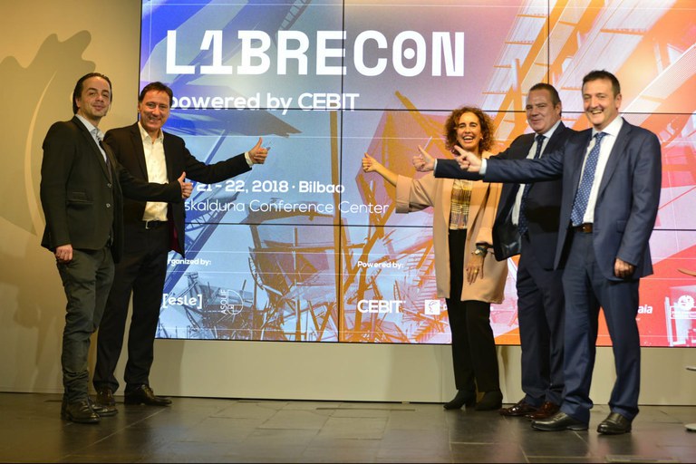 Librecon2018-aurkezpen-ekitaldia-eneko.jpeg